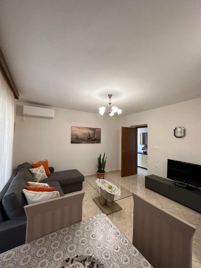 B&S Saranda Apartment Luaran gambar